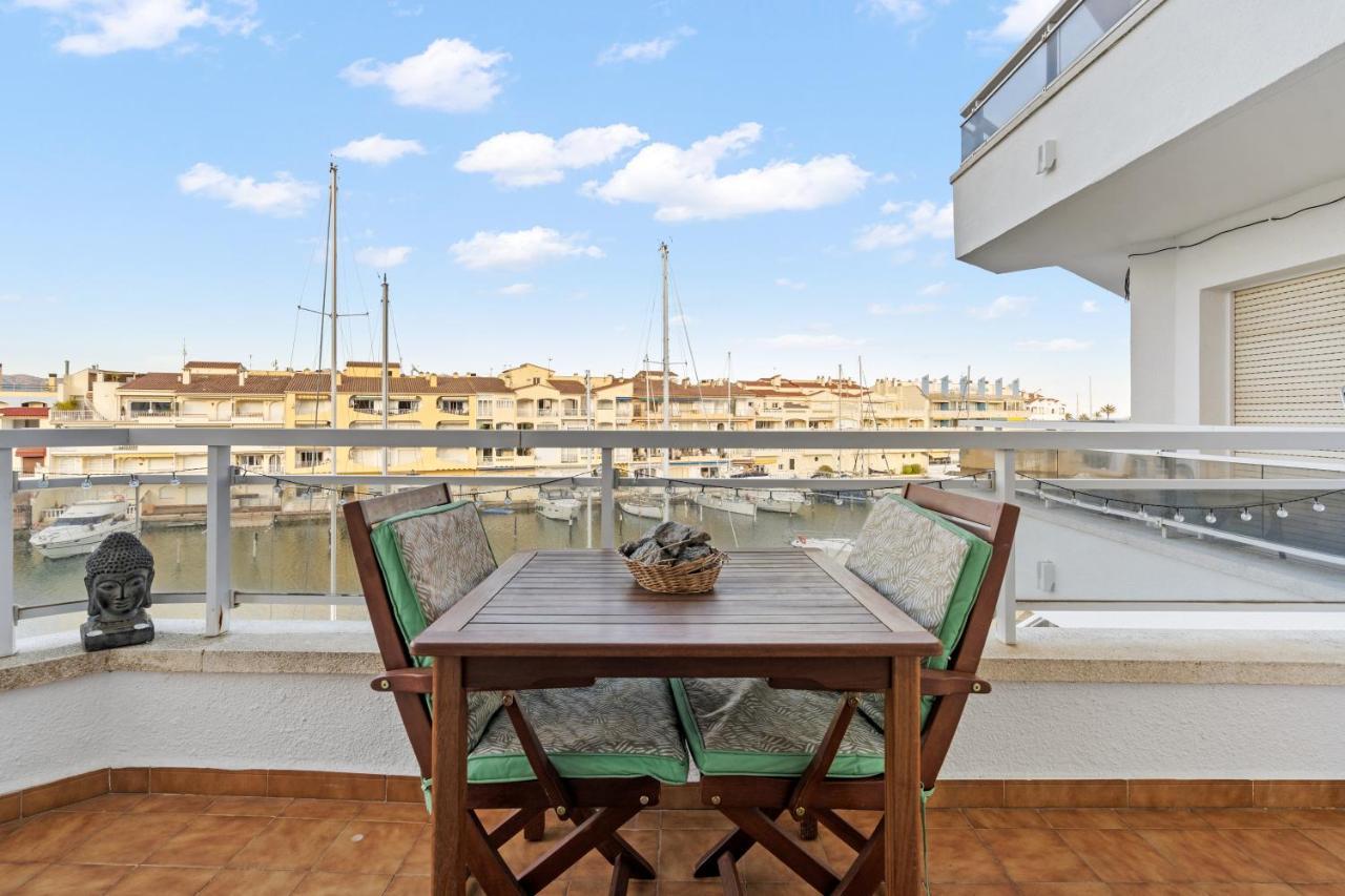 Welcs Apartamento 055 Emp Con Terraza Y Vistas Al Canal Empuriabrava Buitenkant foto