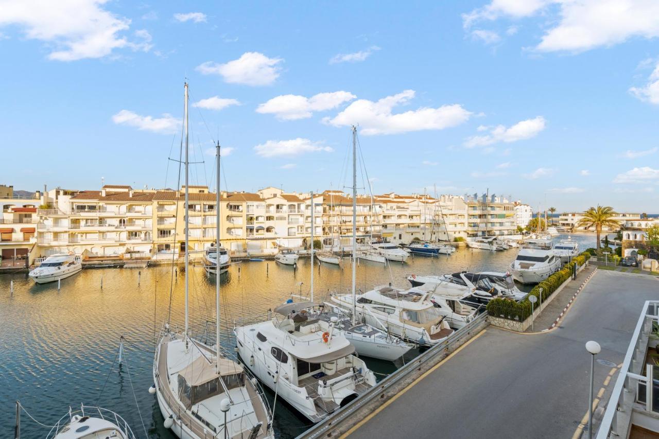 Welcs Apartamento 055 Emp Con Terraza Y Vistas Al Canal Empuriabrava Buitenkant foto